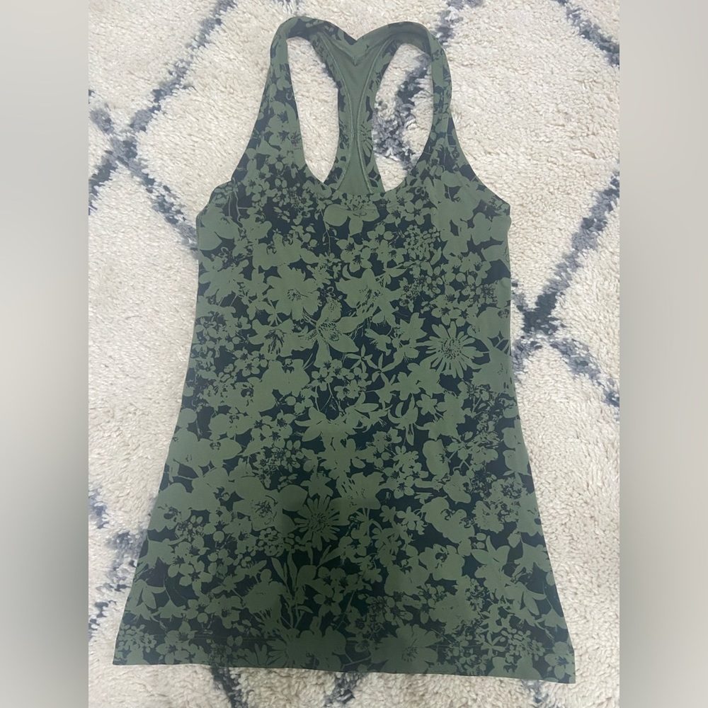 Lululemon green pattern tank size 4